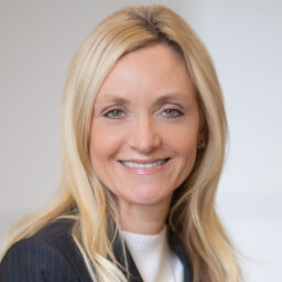 Head shot of Carolyn Turner, Real Estate Relationship Manager